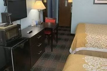 Отель Days Inn By Wyndham Greenwood Sc