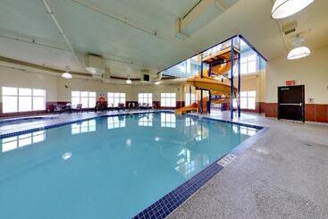 Holiday Inn Express Hotel & Suites Edmonton International Airport, An Ihg