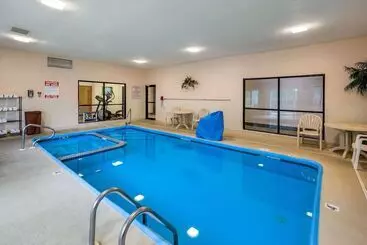 هتل Quality Inn I70 Near Kansas Speedway