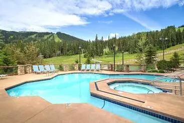 Курорт Sun Peaks Grand Hotel & Conference Centre