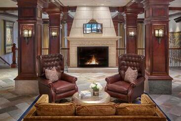 استراحتگاه Sun Peaks Grand Hotel & Conference Centre