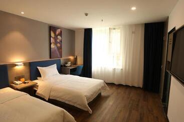 Hotel 7days Premium Xi'ning Dashizi Center Branch