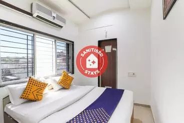 Hotel Vaccinated Staff Spot On 71472 Atithi