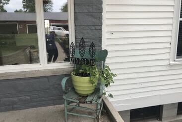 The Cottonwood Inn B&b