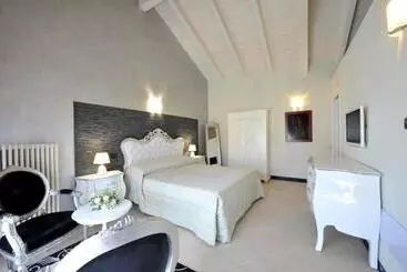 Hotel Agriturismo Cascina Varìe