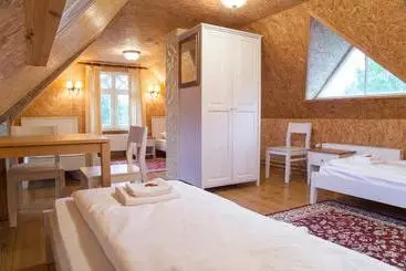 پانسیون Posti Hostel