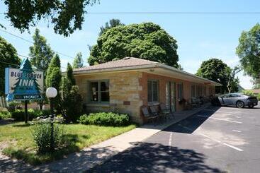 Vandrarhem Ludington Blue Spruce Inn