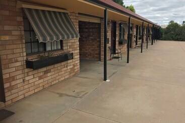 Miles Outback Motel