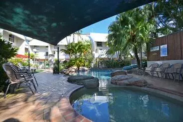 アパートホテル Raintrees Moffat Beach