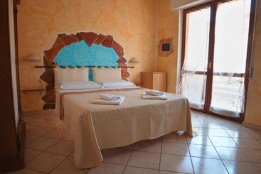 住宿加早餐  La Marmora