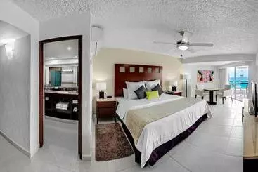 Hotelli El Cid La Ceiba Beach