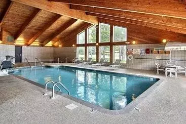 Blossom Hotel & Suites Traverse City