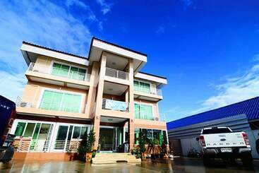 Hotel Laksasuk House