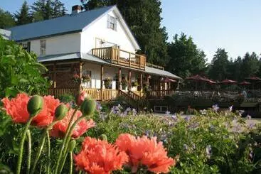 Retkeilymaja Heriot Bay Inn