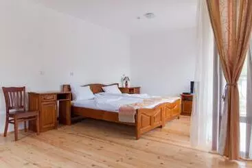 Pensiune Guest House Lŭgŭt