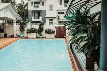 Hotel Cairns Queens Court