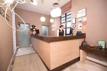 هتل Petit Palace Marques Santa Ana