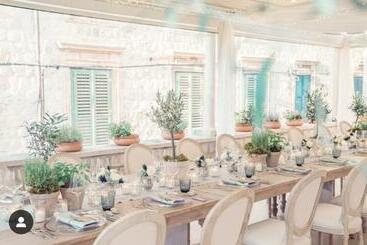 酒店 The Pucic Palace