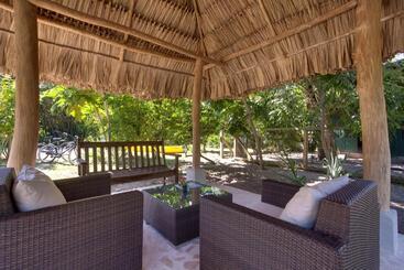 Pension Bayshore Bijou Suites