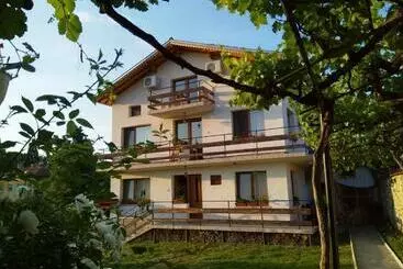 Pensione Guesthouse Argacho