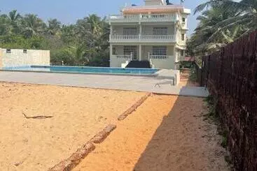 Resort Kay's By The Sea