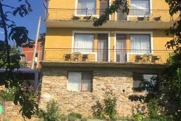 Pensione Guest House Agush