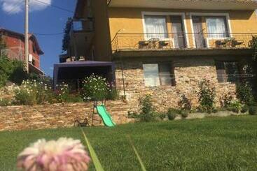 Panzió Guest House Agush