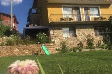 Pensión Guest House Agush