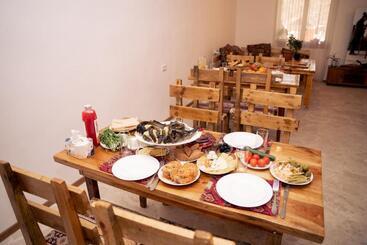 ペンション Bjnihouse, Guest House