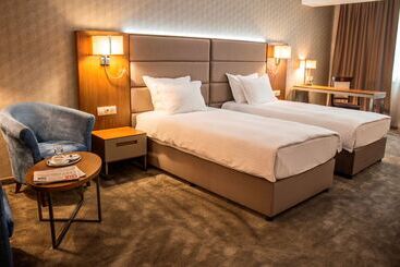 בית מלון כפרי Golden Tulip Varna