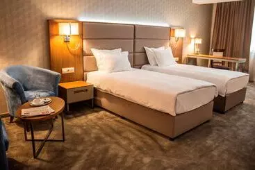 בית מלון כפרי Golden Tulip Varna