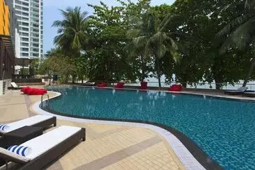 ホテル Mercure Penang Beach
