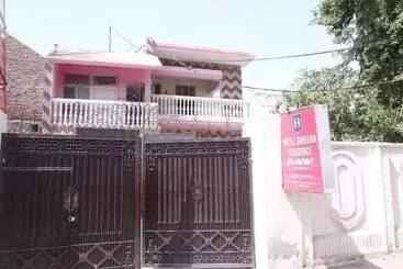 پانسیون Sareena Residence