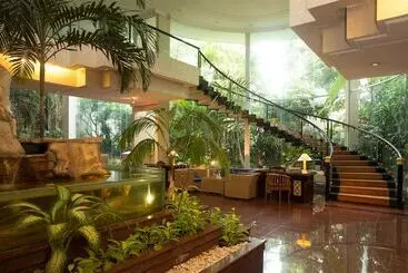 Hotel Parigata Resorts And Spa