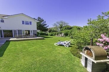 Quinta ou Casa Rural Ladywell Croyde 6 Bedrooms, Sleeps 12, Hot Tub