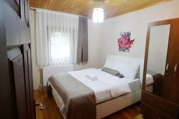 מלון דירות Haros Apart