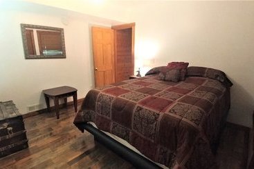 茅舍 The Jive  Christophers_riverside_cabin