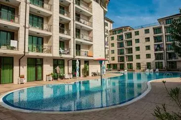 Amadeus Lux Menada Apartments