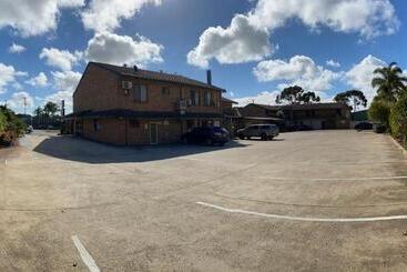 Otel Pooraka Motor Inn