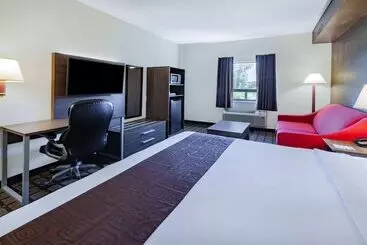 فندق على الطريق Super 8 By Wyndham Ambassador Bridge Windsor On