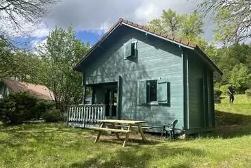 Hotelli Camping Du Lac De Saintpardoux