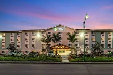 هتل Woodspring Suites Naples West