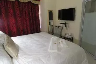 ペンション Beverley Hills Guesthouse