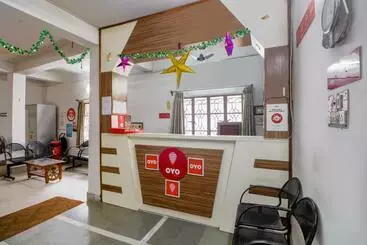 Hotelli O Red Rose Near Noapara Metro Station