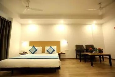 The Roseman Hotel And Suites
