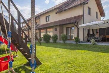 پانسیون Ama Guest House