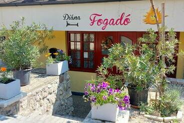 تختخواب و صبحانه Diána Fogadó