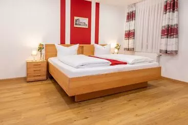 Hotelli Restaurant Goldener Hirsch