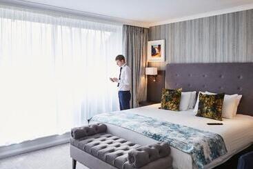 בית מלון כפרי Mercure Sheffield Kenwood Hall & Spa