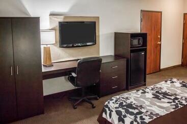 Garner Hotel Topeka West, An Ihg